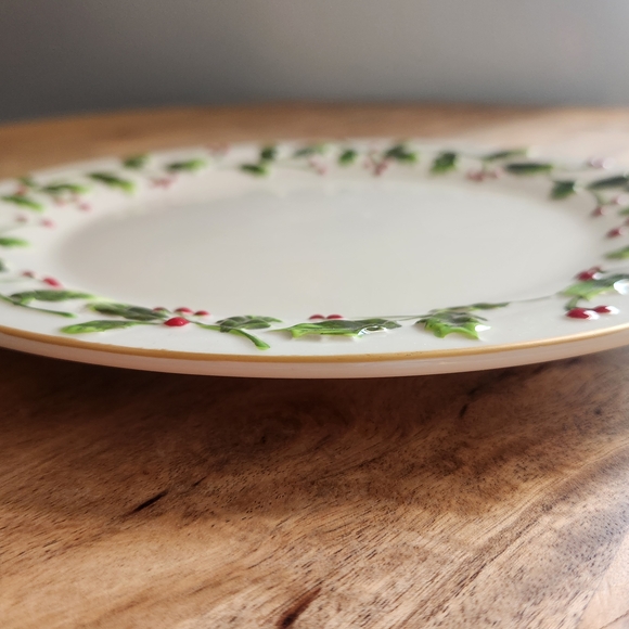 St. Nicholas Square Holly Jolly Holly Berry Dinner/Serving Plate - Picture 6 of 9